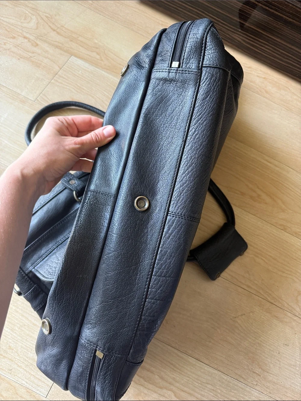 Black Leather Men’s Briefcase with Dual Front Pockets